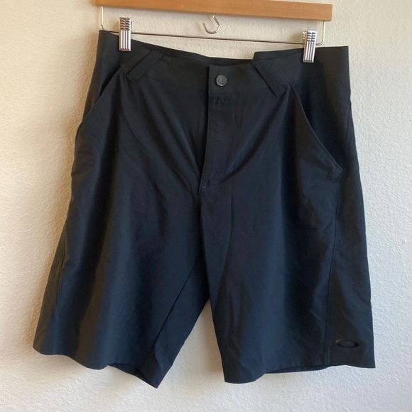 Oakley Other - Oakley Mens Black Shorts